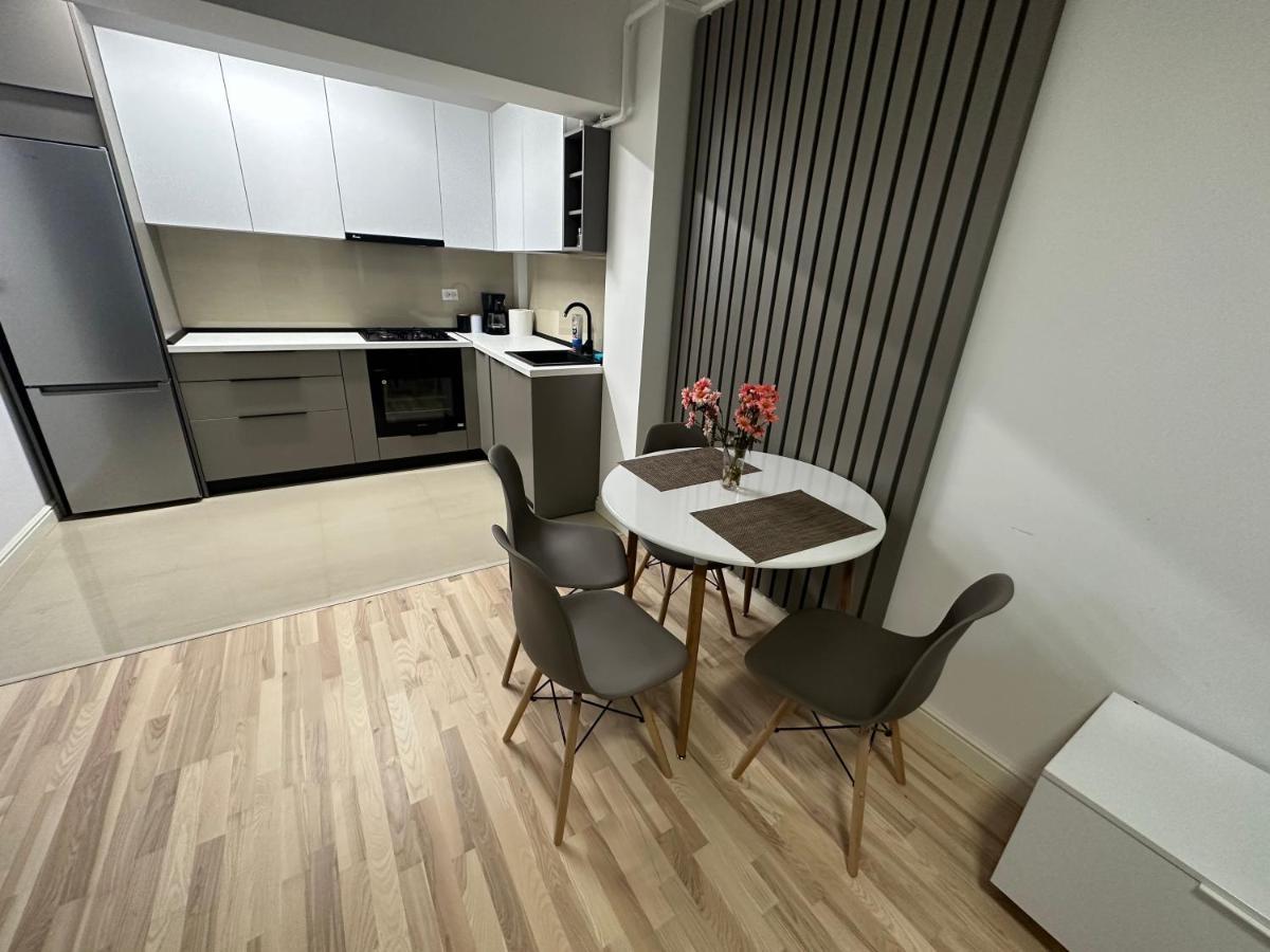 Modern Gray / Designed Lejlighed Iasi Eksteriør billede