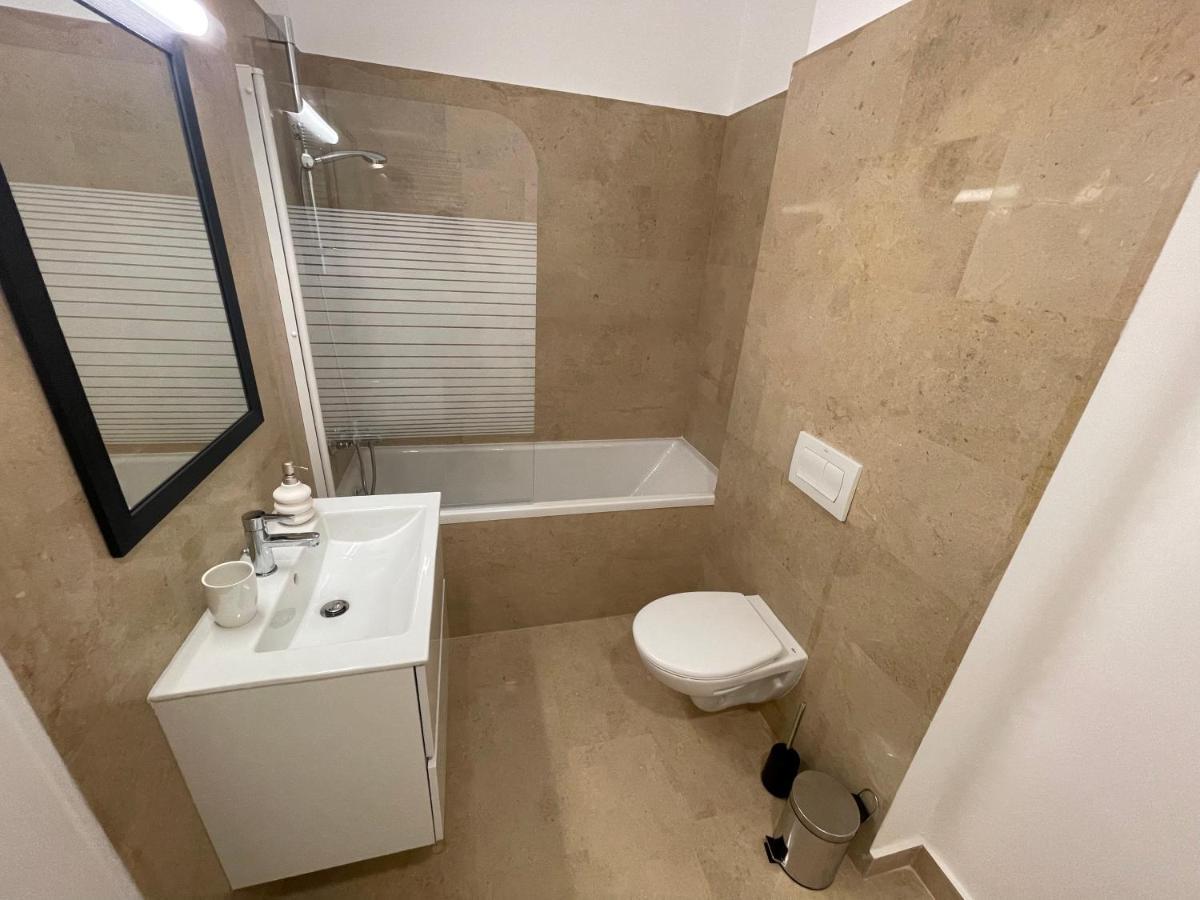 Modern Gray / Designed Lejlighed Iasi Eksteriør billede